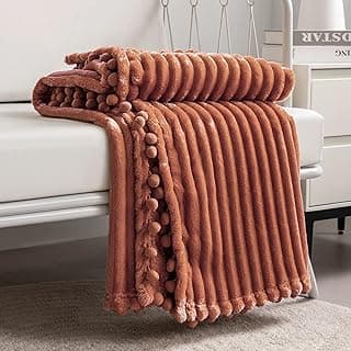 DISSA Cobertor de lã tamanho duplo – 139 x 150 cm, caramelo – macio, macio, fofo, felpudo, quente, aconchegante – arremesso perfeito para sofá, cama, sofá – com franja de pompom – cobertor de flanela